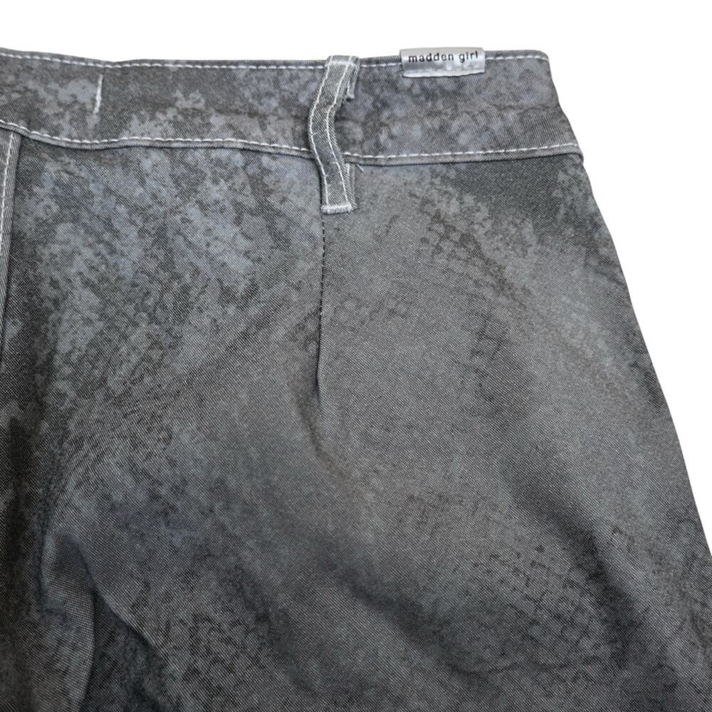 Madden Girl Womens 3 Loose Fit Snake Print Cargo Pants NEW - Picture 7 of 10